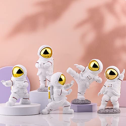 Gold Astronaut Statue Figurine F5621