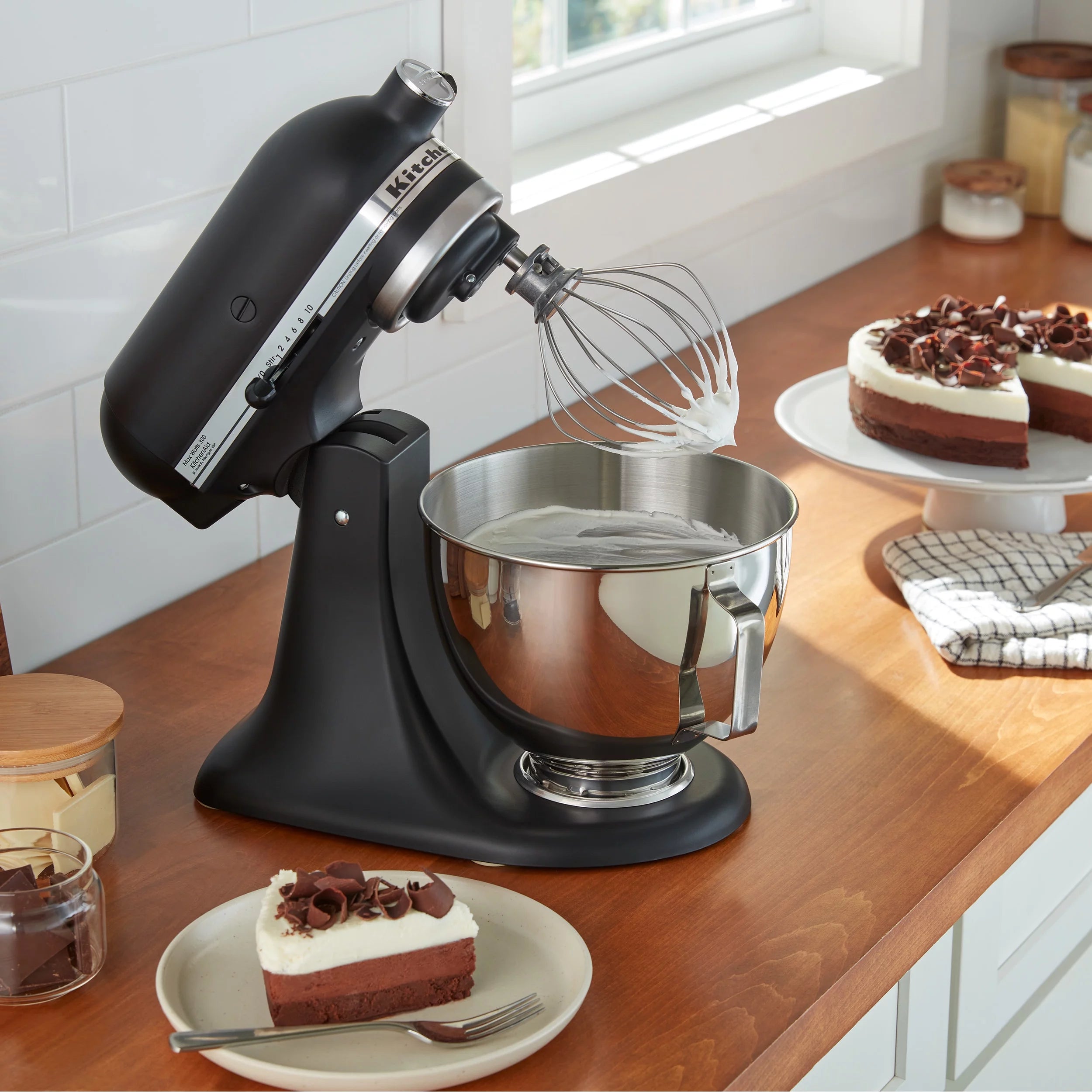 Black Matte 4.5 Quart Tilt-Head Stand Mixer G822