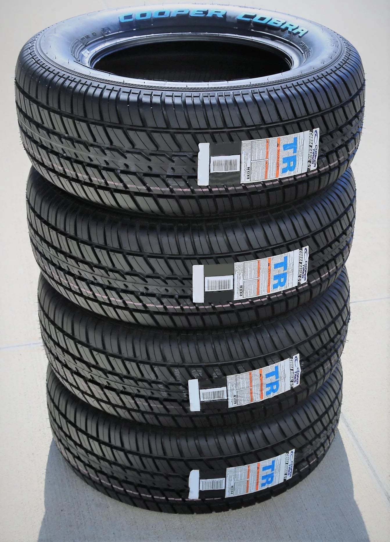 Set of 4 235/70R15 All Season Tires H369529