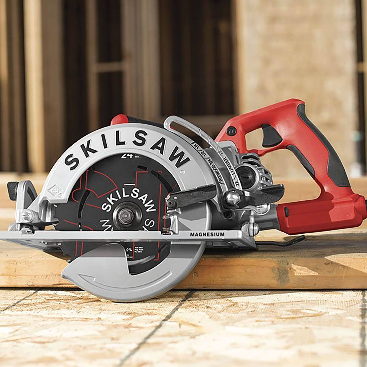 15-Amp Worm Drive Corded Circular Saw H8015