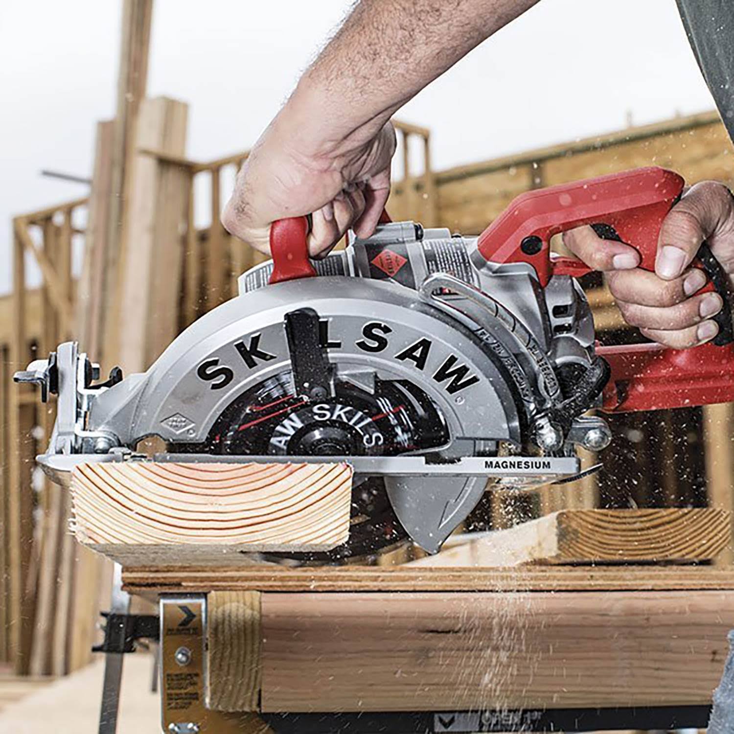 15-Amp Worm Drive Corded Circular Saw H8015