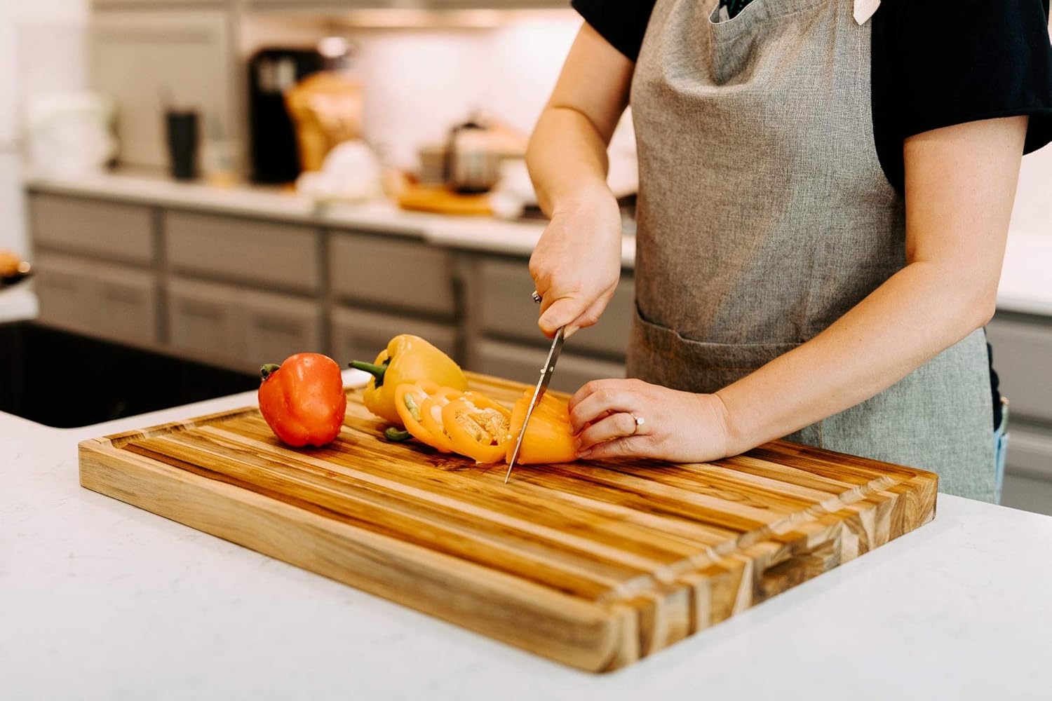 Large Wooden Cutting Board with Juice Groove, 24 x 18 x 1.5 Inch L51231