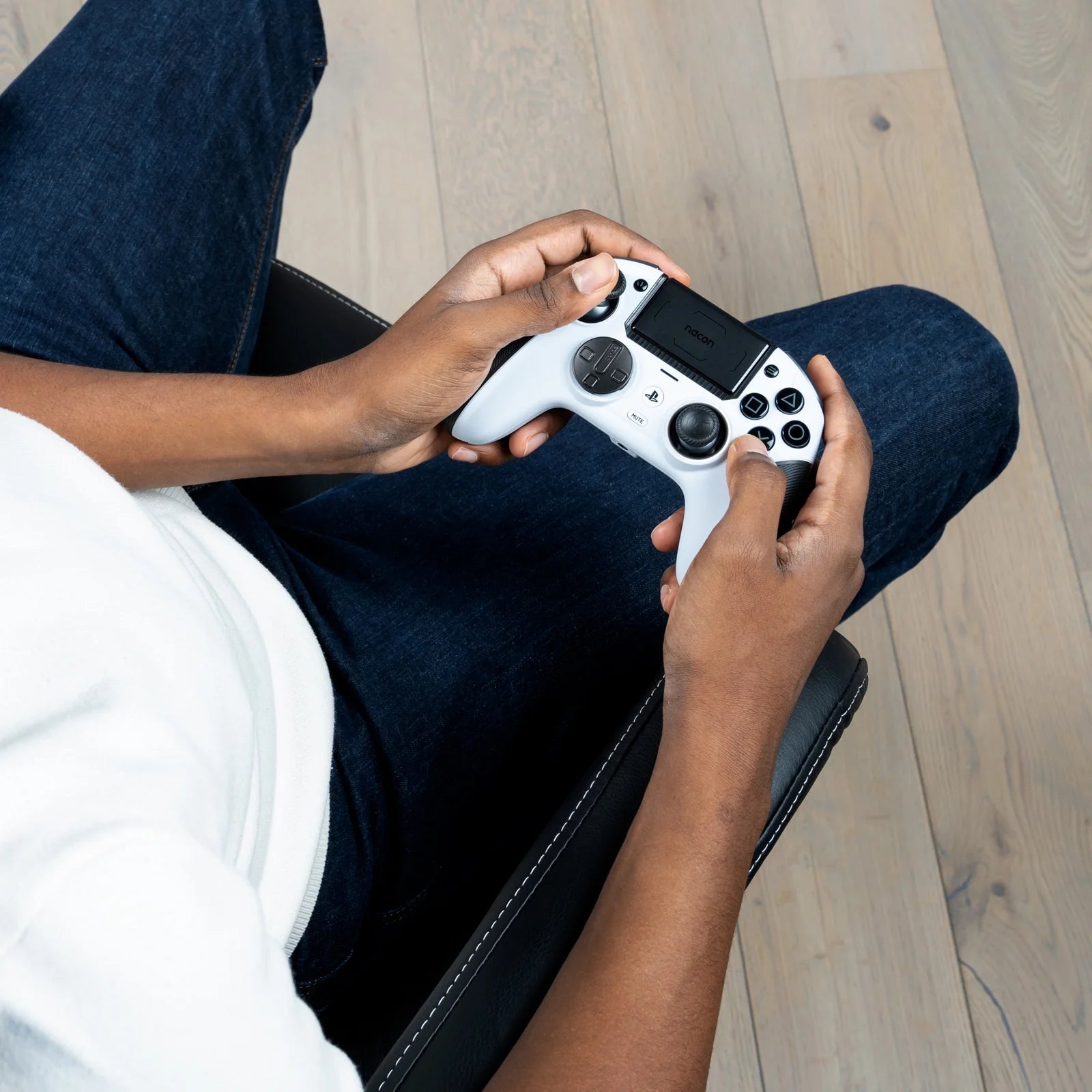 White Wireless Controller B3926