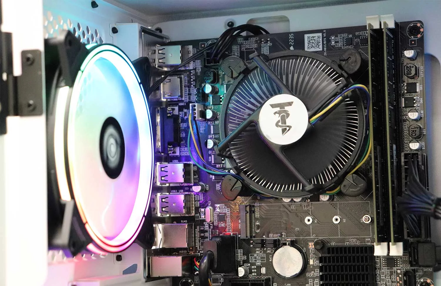 White Gaming PC with Intel Core i5, GTX 750 Ti 2GB, 16GB RAM, 1TB HDD U7422