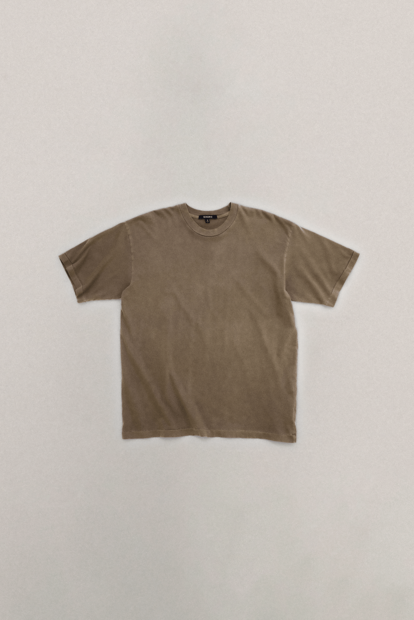 SEASON 6 SHORT SLEEVE TAUPE